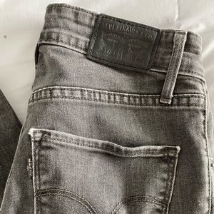 Levi’s Black Wash 721 Skinny